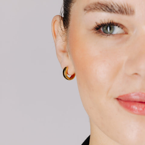 Huggie Gold - Earrings